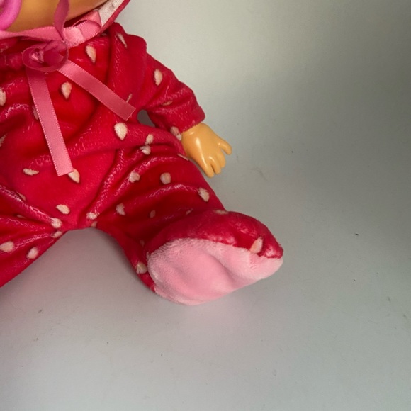 Cry Babies Tutti Frutti Ella the Strawberry Doll - Picture 4 of 14